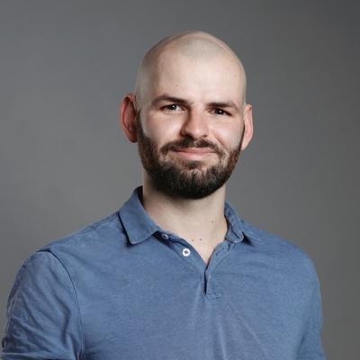 Gábor Kovács profile back